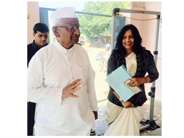 രണ്ടര കിലോമീറ്റര്‍ നടന്ന് സ്‌കൂളിലേക്ക്