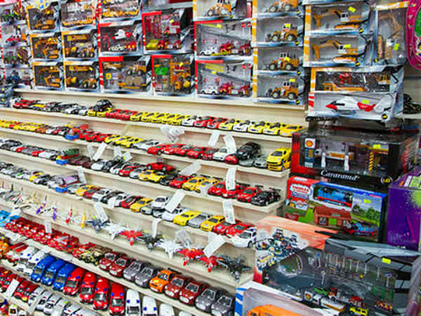 ഇഷ്ടപ്പെട്ടാലും ഇല്ലെങ്കിലും ചൈനീസ് ഉല്പ്പന്നങ്ങള് വേണ്ടെന്നു വയ്ക്കാന് ഇന്ത്യക്കാര്ക്ക് ആവില്ലെ ഇഷ്ടപ്പെട്ടാലും ഇല്ലെങ്കിലും ചൈനീസ് ഉല്പ്പന്നങ്ങള് വേണ്ടെന്നു വയ്ക്കാന് ഇന്ത്യക്കാര്ക്ക് ആവില്ലെ