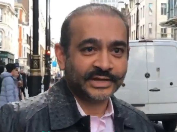 മോദിക്ക് കൊമ്പന്‍ മീശയും താടിയും