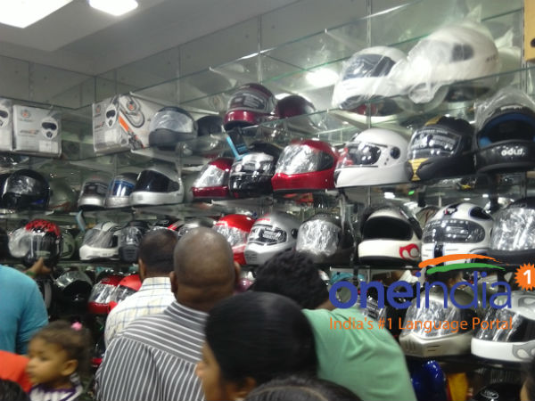 റോ‍ഡ് സൈ‍ഡ് ഹെൽമറ്റുകൾ