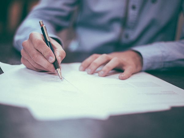 പരാതി എഴുതി നല്‍കണം