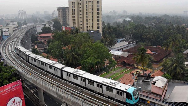 കേരളത്തിലെ വ്യവസായ മേഖല മുന്നോട്ട്, ഒരു വർഷത്തിനകം 25,000 കോടി രൂപയുടെ പദ്ധതികൾ കേരളത്തിലെ വ്യവസായ മേഖല മുന്നോട്ട്, ഒരു വർഷത്തിനകം 25,000 കോടി രൂപയുടെ പദ്ധതികൾ