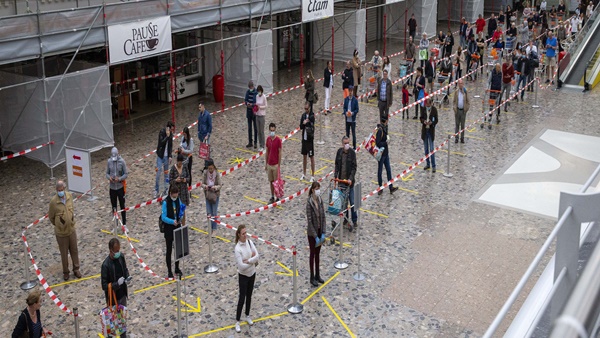 മണിക്കൂറില്‍ 23 ഫ്രാങ്ക്