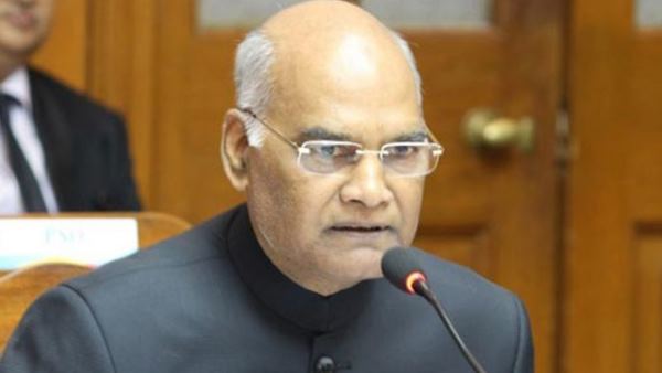 15ാം ധനകാര്യ കമ്മിഷന് റിപ്പോര്ട്ട് രാഷ്ട്രപതിക്ക് കൈമാറി 15ാം ധനകാര്യ കമ്മിഷന് റിപ്പോര്ട്ട് രാഷ്ട്രപതിക്ക് കൈമാറി