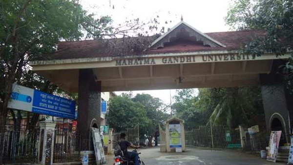 സംസ്ഥാന ബജറ്റ്: സര്വകലാശാലകളില് 1,000 പുതിയ തസ്തികകള് സൃഷ്ടിക്കും; നവീകരണത്തിന് 2,000 കോടി സംസ്ഥാന ബജറ്റ്: സര്വകലാശാലകളില് 1,000 പുതിയ തസ്തികകള് സൃഷ്ടിക്കും; നവീകരണത്തിന് 2,000 കോടി