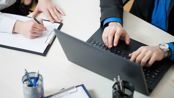 സ്വയം ആശ്രയിക്കുക