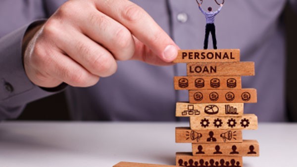 വ്യക്തിഗത വായ്പകളും ക്രെഡിറ്റ് കാര്‍ഡുകളും