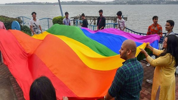 പോളിസി നോമിനിയായി പങ്കാളി