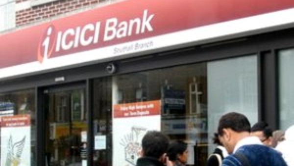 മറ്റ് ബാങ്കുകളുടെ എടിഎം ഉപയോഗിക്കുമ്പോള്‍