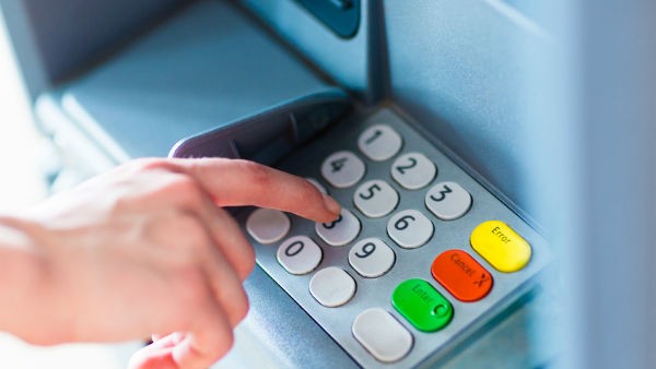 തീരുമാനം റിസര്‍വ് ബാങ്ക് നിയമിച്ച കമ്മിറ്റിയുടെ നിര്‍ദേശത്തിന്റെ അടിസ്ഥാനത്തില്‍