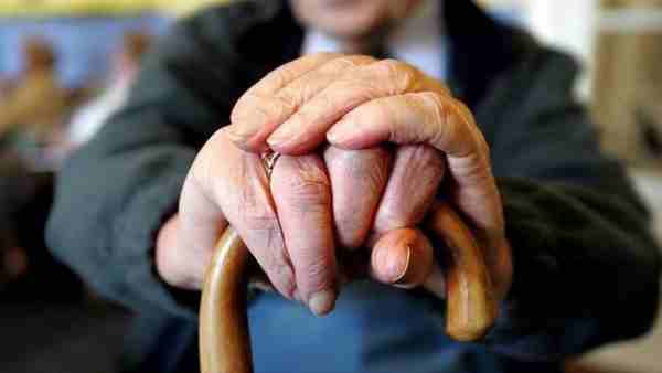 2. മുതിര്‍ന്നവരുടെ പേരില്‍ നിക്ഷേപിക്കാം