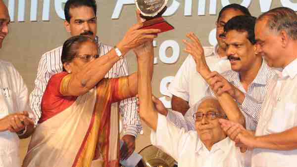 തൊഴിൽ നൽകുകയെന്നുള്ള ലക്ഷ്യം