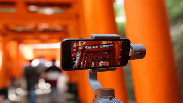 വരുമാനമാണ് യൂട്യൂബും ഫെയ്സ്ബുക്കും ഇൻസ്റ്റ​ഗ്രാമും; എങ്ങനെ കണ്ടന്റ് ക്രിയേറ്ററായി പണമുണ്ടാക്കാം