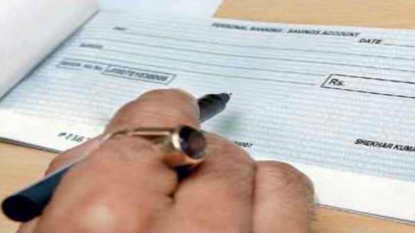 ചെക്ക് എഴുതും മുൻപ് അക്കൗണ്ടിലെ പണം പരിശോധിക്കുക; ചെക്ക് മടങ്ങിയാൽ ജയിൽ ശിക്ഷ വരെ!