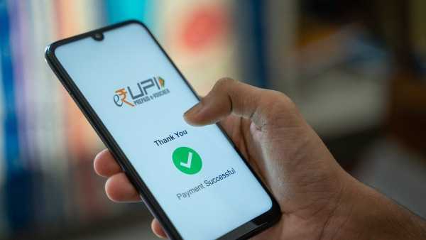 യുപിഐ ഉപയോഗിച്ച് ദിവസം എത്ര രൂപ അയക്കാം; ഓരോ ബാങ്കിനും വ്യത്യസ്ത പരിധി; പ്രതിദിന പരിധി അറിയാം യുപിഐ ഉപയോഗിച്ച് ദിവസം എത്ര രൂപ അയക്കാം; ഓരോ ബാങ്കിനും വ്യത്യസ്ത പരിധി; പ്രതിദിന പരിധി അറിയാം