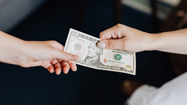 പുരുഷന്മാരെ മലർത്തിയടിച്ച് സ്ത്രീകൾ... വായ്പ വാങ്ങുന്നതിന് സ്ത്രീകൾക്കുണ്ട് പല വഴികൾ; വിശദമായി അറിയാ