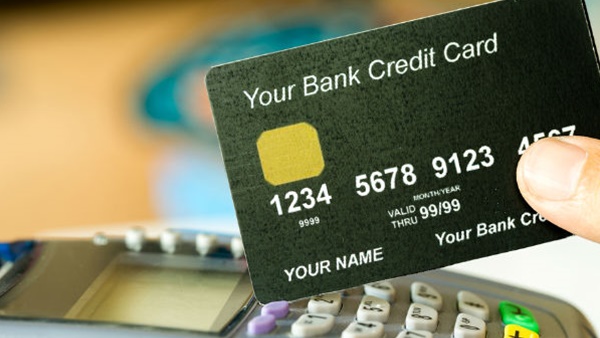 വർഷം 6000 രൂപയുടെ സിനിമാ ടിക്കറ്റെടുക്കാം ഫ്രീയായി, ക്രെഡിറ്റ് കാർഡുകളിൽ കിഴിവുകളുടെ പെരുമഴ