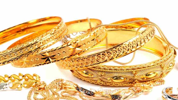 ഡിസംബറിനെ ചൂടുപിടിപ്പിച്ച് സ്വർണം, വില ഈ വർഷത്തെ ഏറ്റവും ഉയർന്ന നിരക്കിൽ, 2024ലും പ്രതീക്ഷ വേണ്ട