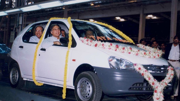 ബ്ലൂ കോളർ ജോലിയിൽ നിന്ന് ചെയർമാനിലേക്ക്; പുതിയ ടാറ്റയുടെ മുഖം; അവിവാഹിതൻ; അറിയാം രത്തൻ ടാറ്റയെ