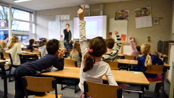 കുട്ടികളുടെ ഉന്നത വിദ്യാഭ്യാസം തലവേദനയായോ? പണം കണ്ടെത്താൻ വഴിയുണ്ട്; ഇങ്ങനെ നിക്ഷേപക്കു