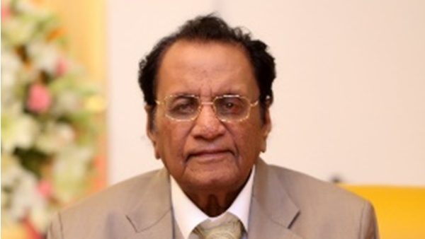 എൽഐസി ഏജന്റ്,66ആം വയസിൽ സംരംഭം,ഇന്ന് 23000 കോടിയുടെ ആസ്തി,അറിയാം ഇന്ത്യയിലെ പ്രായം കൂടിയ കോടീശ്വരനെ