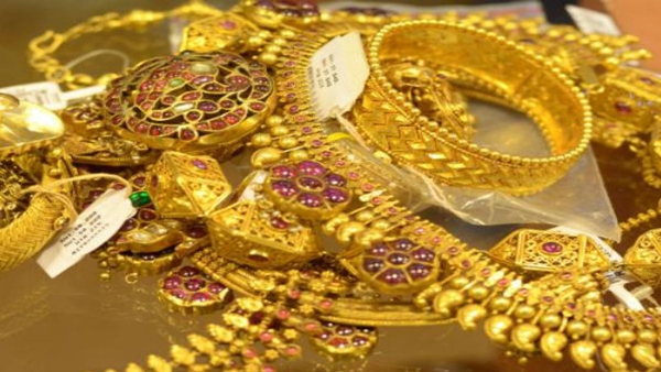 മാറ്റമില്ലാതെ സ്വർണ വില... ഇപ്പോൾ വാങ്ങണോ അതോ ഇനിയും കാത്തിരിക്കണോ? നിരക്കുകൾ പരിശോധിക്കൂ