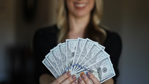 നാരിശക്തി; സമ്പത്ത് വർദ്ധിപ്പിക്കാൻ സ്ത്രീകൾ ചെയ്തിരിക്കേണ്ട അഞ്ച് കാര്യങ്ങൾ