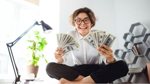 സ്ത്രീകൾക്ക് സാമ്പത്തിക സാക്ഷരത ഉറപ്പാക്കാം; നേട്ടങ്ങൾ നിരവധി... കൂടുതലറിയാം