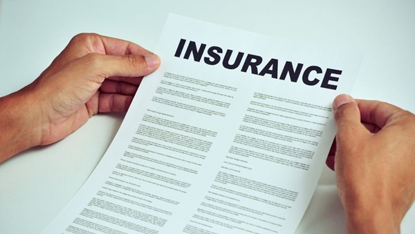 പ്രവാസി ആണോ, 10 ലക്ഷം രൂപയുടെ ഇൻഷുറൻസ് നേടാം 