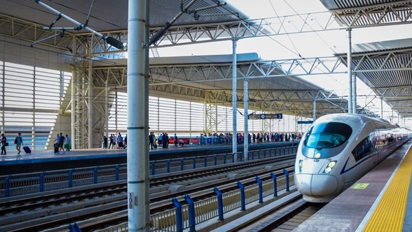 മിനുറ്റുകൾക്കുള്ളിൽ ഇന്ത്യയിലെവിടേയും സഞ്ചരിക്കാം; രാജ്യത്തെ ആദ്യ അതിവേഗ ട്രെയിൻ സർവീസ് ഉടൻ