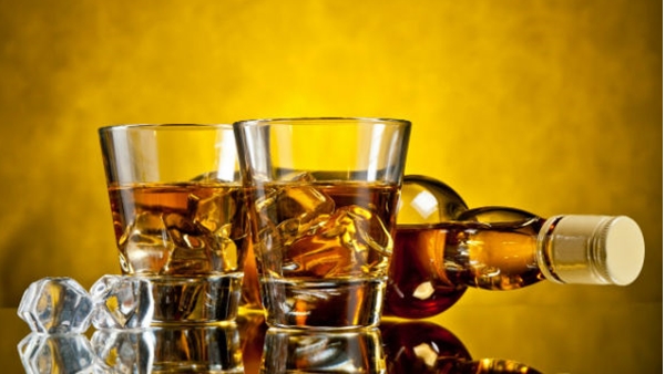 വില തുച്ഛം ഗുണം മെച്ചം; രാജ്യത്തെ ഏറ്റവും ജനപ്രിയ വിസ്കി ബ്രാൻഡ്, വിശദാംശങ്ങൾ അറിയാം