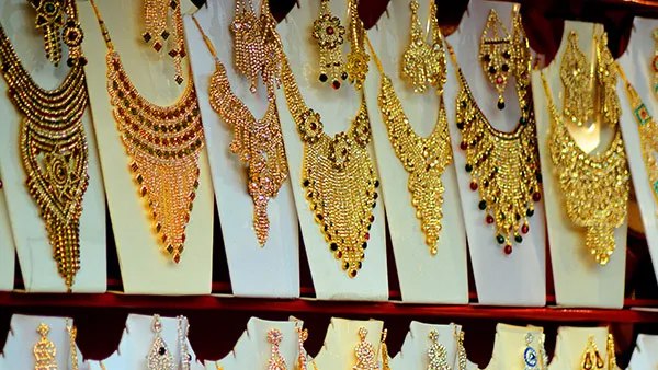 50 ലക്ഷം വായ്പയെടുത്തു, ഇന്ന് 250ലധികം രാജ്യങ്ങളിൽ ബിസിനസ്; കല്യാൺ ജ്വല്ലേഴ്സിന്റെ വിജയ​ഗാഥ ഇങ്ങനെ..