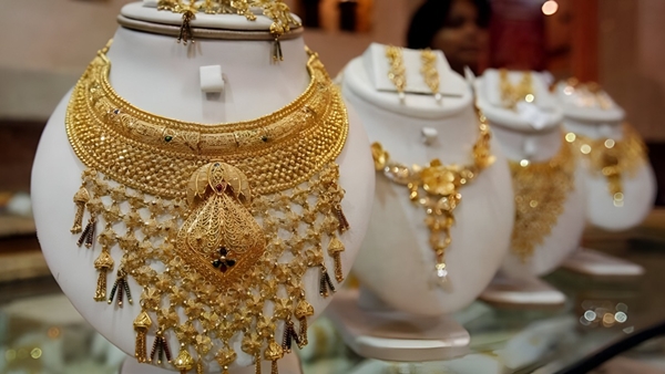 രാജ്യാന്തരക്കാറ്റിൽ പാറിപ്പറന്ന് സ്വർണ വില; ഇന്ന് പവന് 600 രൂപ വർദ്ധിച്ചു, 60,000 ഭേദിക്കുമോ?