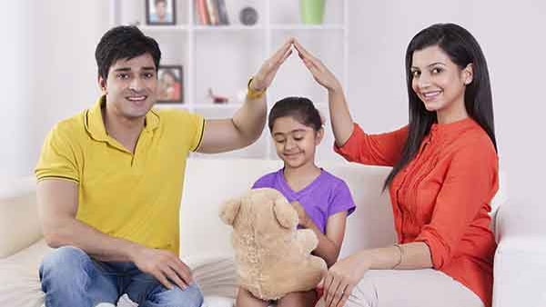 കുഞ്ഞുങ്ങളുടെ ഭാവി ഭദ്രമാക്കാൻ മറക്കരുത്; മികച്ച 5 ചൈൽഡ് ഇൻഷുറൻസ് പോളിസികൾ