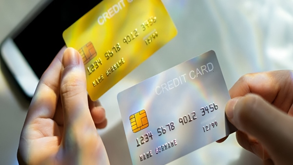 'യാത്രക്കാരുടെ ശ്രദ്ധയ്ക്ക്' ഈ ക്രെഡിറ്റ് കാർഡുകൾ ഇനി നിങ്ങളുടെ ജീവിതം മാറ്റും 'യാത്രക്കാരുടെ ശ്രദ്ധയ്ക്ക്' ഈ ക്രെഡിറ്റ് കാർഡുകൾ ഇനി നിങ്ങളുടെ ജീവിതം മാറ്റും