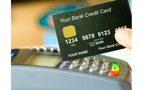 'ഓരോ ക്രെഡിറ്റ്‌ കാർഡ് സ്വൈപ്പിനും അധിക ചാർജ് ഉണ്ട്', നിങ്ങൾ വല്ലതും അറിയുന്നുണ്ടോ? കണക്കുകൾ നോക്കൂ