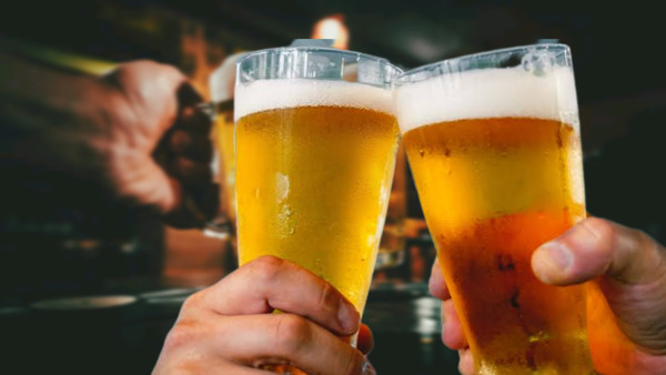 മദ്യപാനികൾക്കൊരു സാഡ് ന്യൂസ്: 'കിംഗ്‌ഫിഷർ തെലങ്കാന വിടുന്നു' ഹൈനിക്കനും ഇനി കിട്ടില്ല