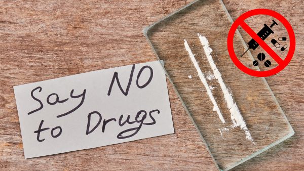 കേരളം മയക്കുമരുന്നു വിപണിയാവുന്നു, ഉപയോക്താക്കളിൽ 75,000ത്തോളം കുട്ടികളും കേരളം മയക്കുമരുന്നു വിപണിയാവുന്നു, ഉപയോക്താക്കളിൽ 75,000ത്തോളം കുട്ടികളും