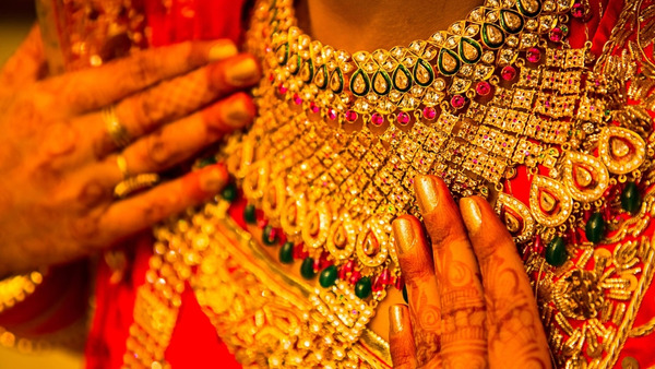 Kerala Gold Rate: കേരളത്തിൽ ചാഞ്ചാട്ടം, ഇന്ന് സ്വർണ വില വീണ്ടും ഉയർന്നു: 