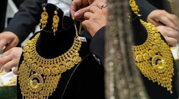 Cheap Gold Buying Guide: Countries with Lowest 22 Carat Gold Rates and Factors Behind Prices