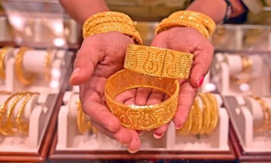 പവന് കൂടിയത് 1,000 രൂപ, സ്വർണം ഹൃദയം തകർക്കുന്നു