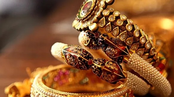 സ്വർണം വാങ്ങാൻ കാത്തിരിക്കാമോ..?  പവന് 11,000 രൂപ കുറയും