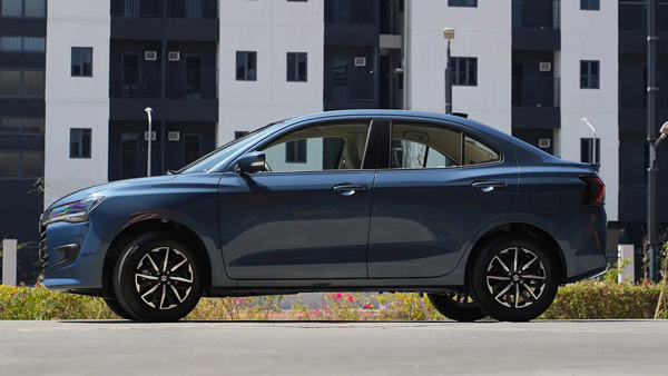 മാരുതി സെഡാൻ്റെ കച്ചോടം കൂടുന്നതിൽ അമ്പരന്ന് എസ്‌യുവികൾ