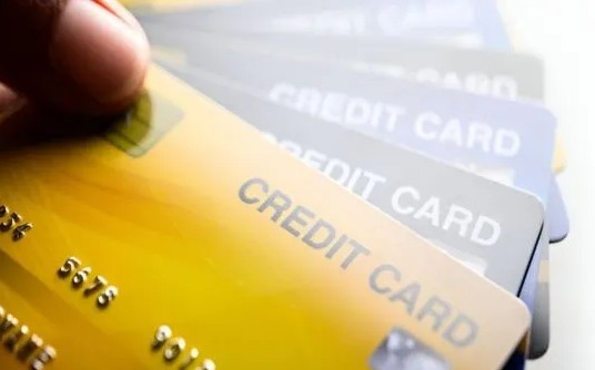 ക്രെഡിറ്റ് കാർഡ് എടുത്തോ..? ഇക്കാര്യങ്ങളിൽ ശ്രദ്ധവേണം ക്രെഡിറ്റ് കാർഡ് എടുത്തോ..? ഇക്കാര്യങ്ങളിൽ ശ്രദ്ധവേണം