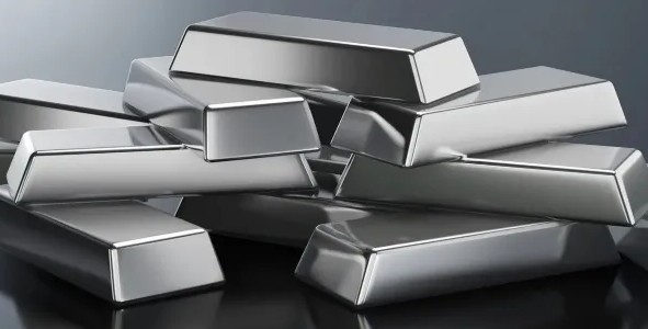 വെള്ളി കൂടുതൽ തിളങ്ങും, വില 200 ഡോളറിലെത്തുമെന്ന് റോബർട്ട് കിയോസാക്കി