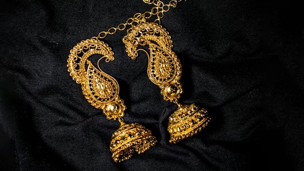 സ്വർണ വില പവന് ഒറ്റയടിക്ക് 2.35 ലക്ഷമാകും, ഇനി വെറും മാസങ്ങൾ മതി; പുതിയ പ്രവചനം..കോളടിച്ചത് ഇവർക്ക് 