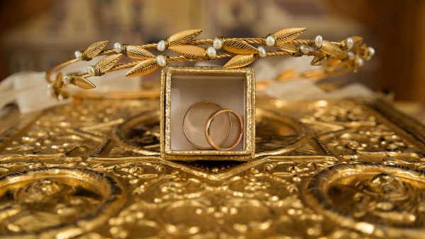 സ്വർണ വില കേരളത്തിൽ അടുത്തെങ്ങാനും കുറയുമോ? വാങ്ങുന്നത് നീട്ടിവെയ്ക്കണോ? സാമ്പത്തിക വിദഗ്ധൻ പറയുന്നു