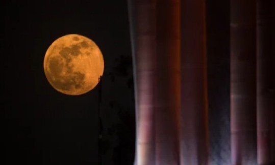 മാനത്തേക്ക് നോക്കാം, 2026-ലെ ചന്ദ്രഗ്രഹണം അടുത്തെത്തി