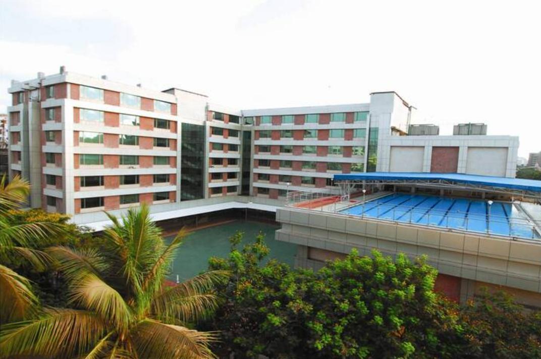 இந்தியாவின் காஸ்ட்லியான பள்ளிகள்.. பீஸ் மட்டும் இவ்வளவா..? 