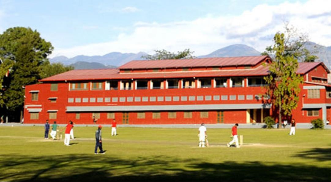 இந்தியாவின் காஸ்ட்லியான பள்ளிகள்.. பீஸ் மட்டும் இவ்வளவா..? 